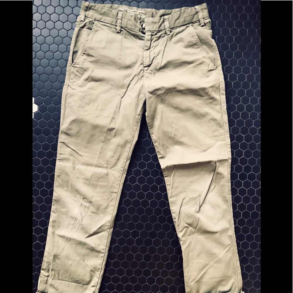 Save Khaki United Olive khakis